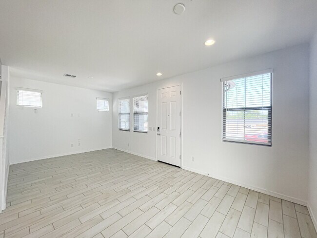 Building Photo - 4239 S 58th Ln
