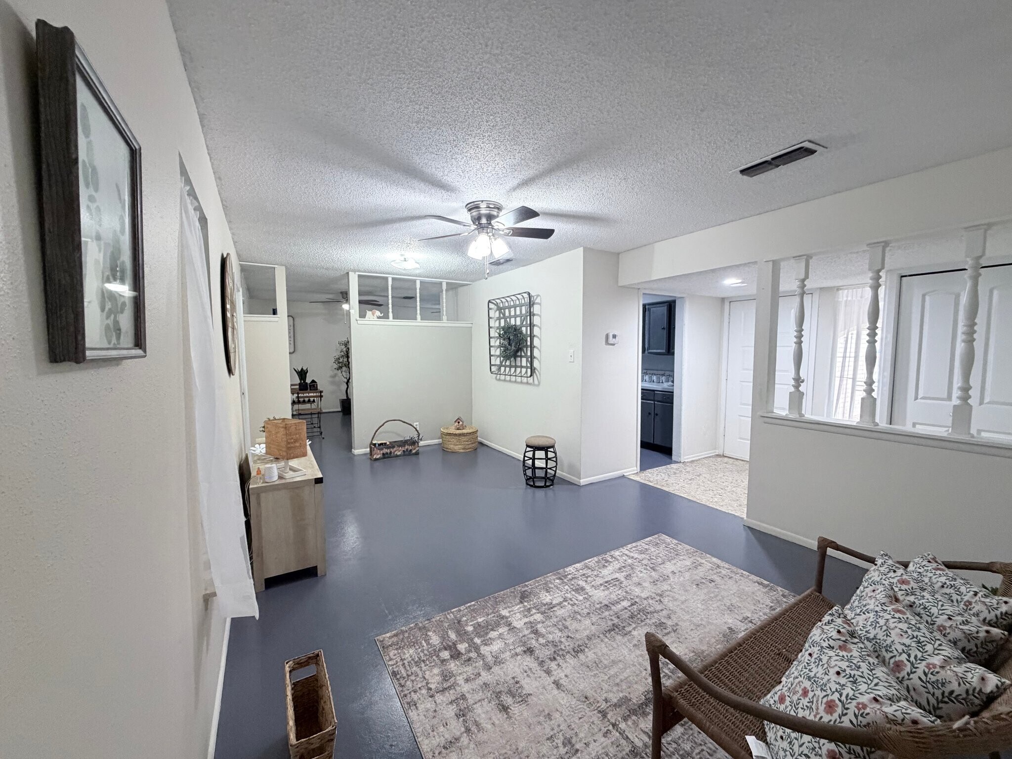 Building Photo - 7418 Meadow Cliff St