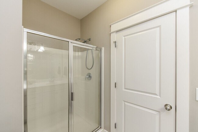 Building Photo - **LIKE NEW EXECUTIVE HOME IN PRESTIGIOUS H...