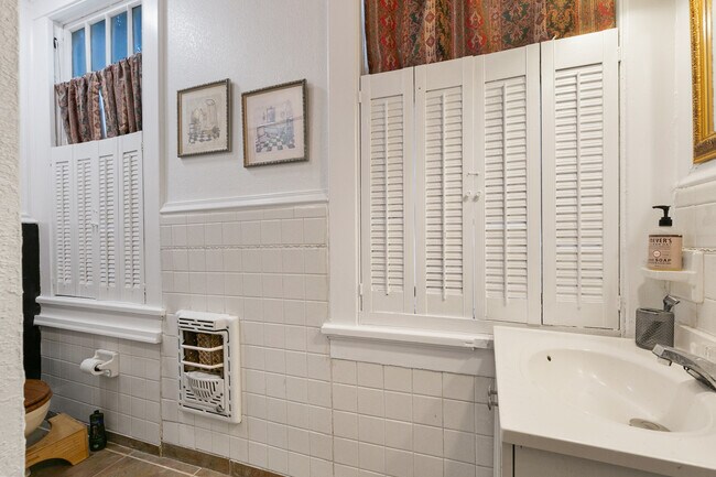 Building Photo - 3350 Jena St