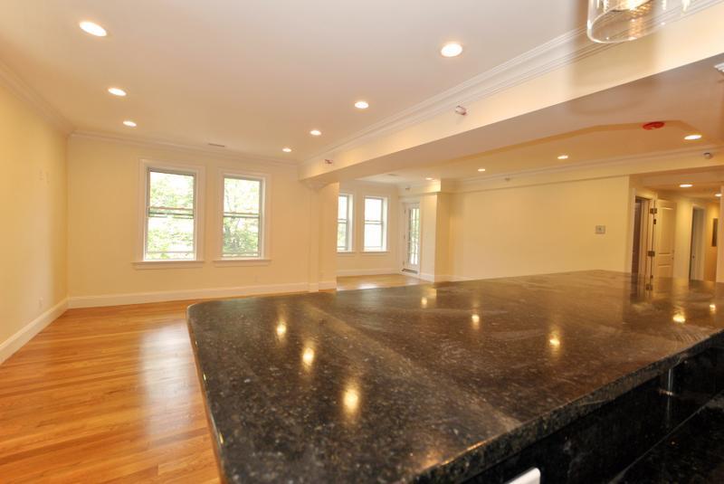 Building Photo - 74 Browne St