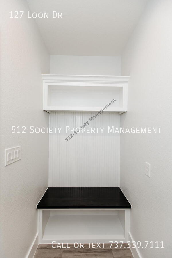 Building Photo - 127 Loon Dr