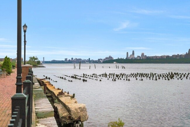 Building Photo - 100 Abbie Ct