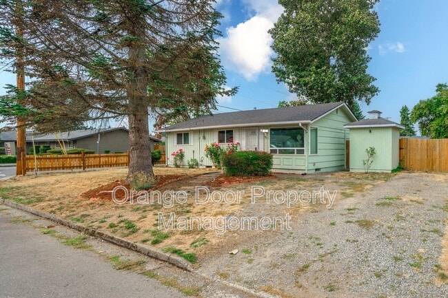 Building Photo - 601 25th St SE