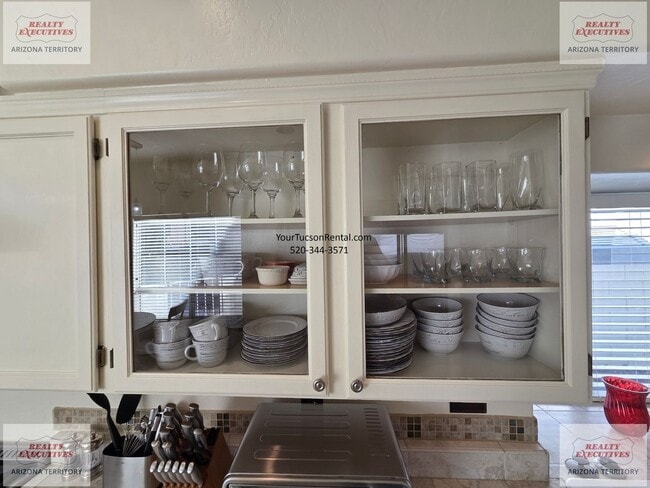 Building Photo - NE off Wrightstown & Pantano 3/2 with pool, patio and loads of upgrades