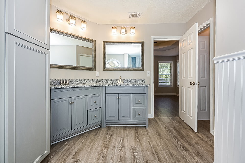 Building Photo - 1374 Buckingham Dr