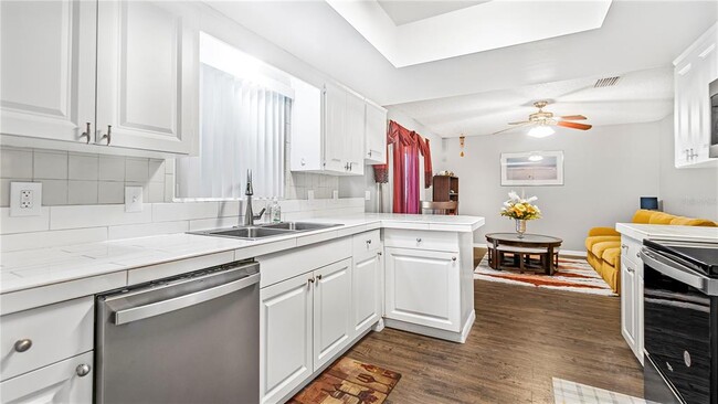 Building Photo - 5350 Arpana Dr