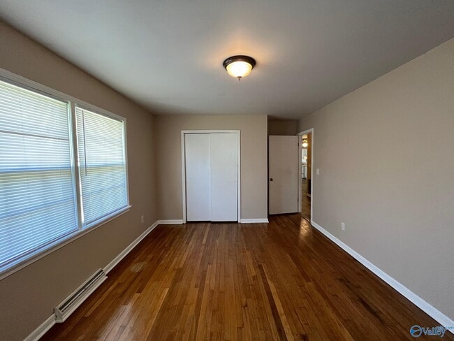 Building Photo - 803 Corsbie St NW