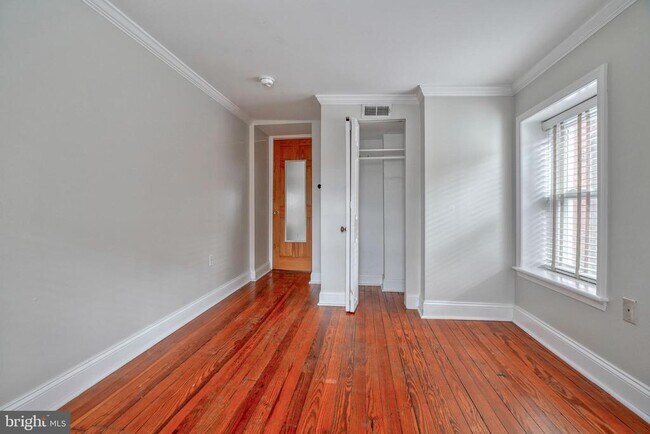 Building Photo - 1412 Battery Ave