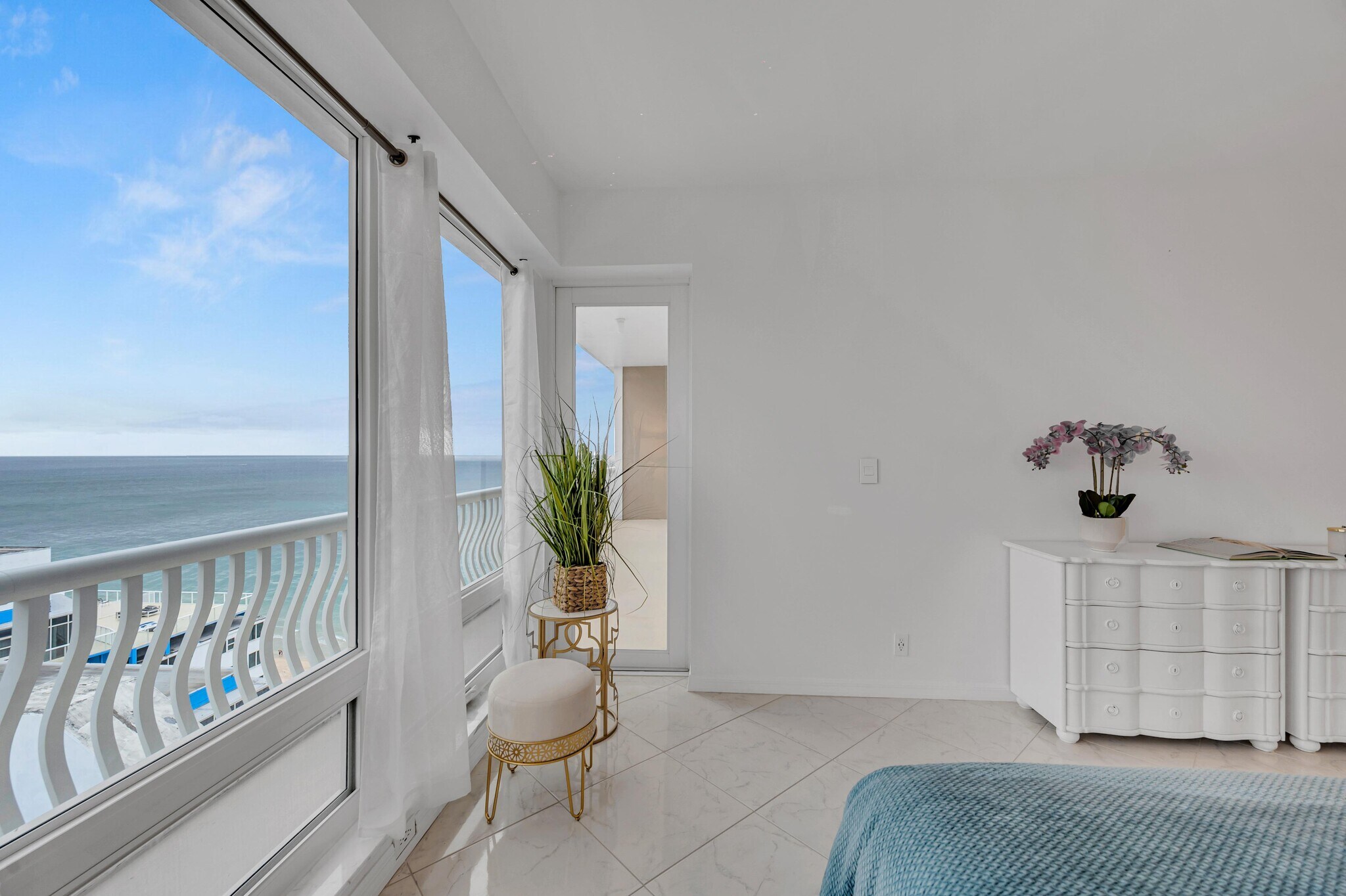 Building Photo - 4020 Galt Ocean Dr