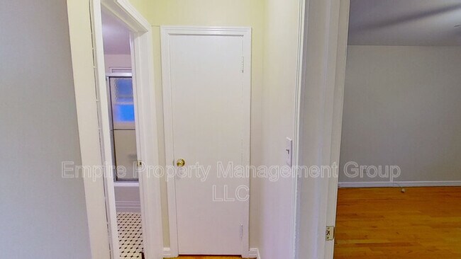 Building Photo - 31 Parkwood St