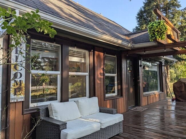 Building Photo - 19105 NE 112th Ave