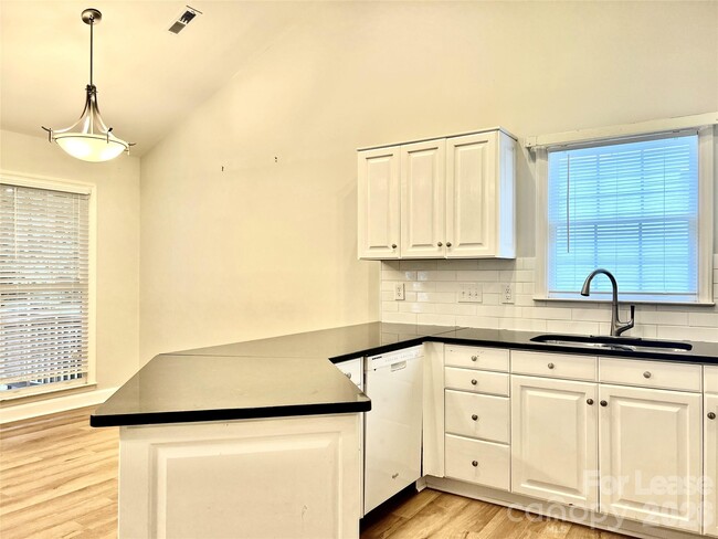 Building Photo - 4409 Stonefield Dr