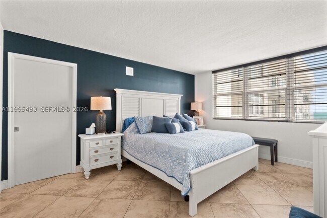 Building Photo - 6917 Collins Ave