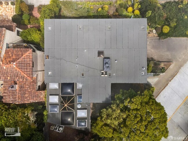 Building Photo - 2 Glenbrook Ave