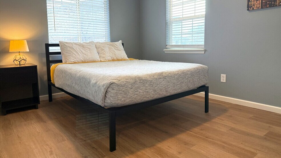 Building Photo - 5401 N Pecos St