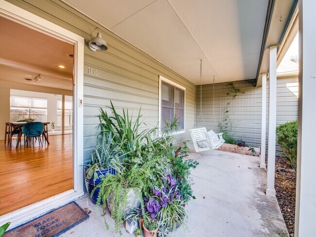 Building Photo - 3 Bedroom in Alamo Height ISD