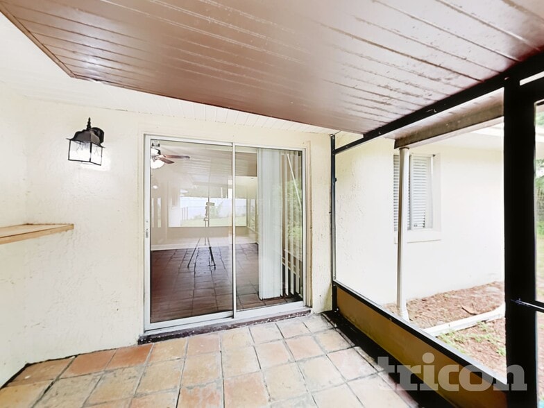 Building Photo - 260 12 League Cir