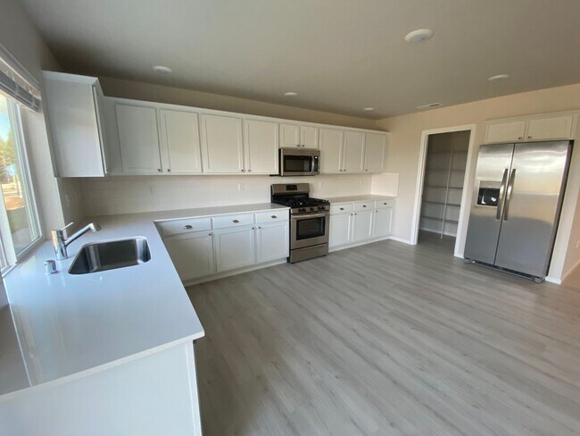 Building Photo - Brand New Home with Fantastic Views in Belfair.