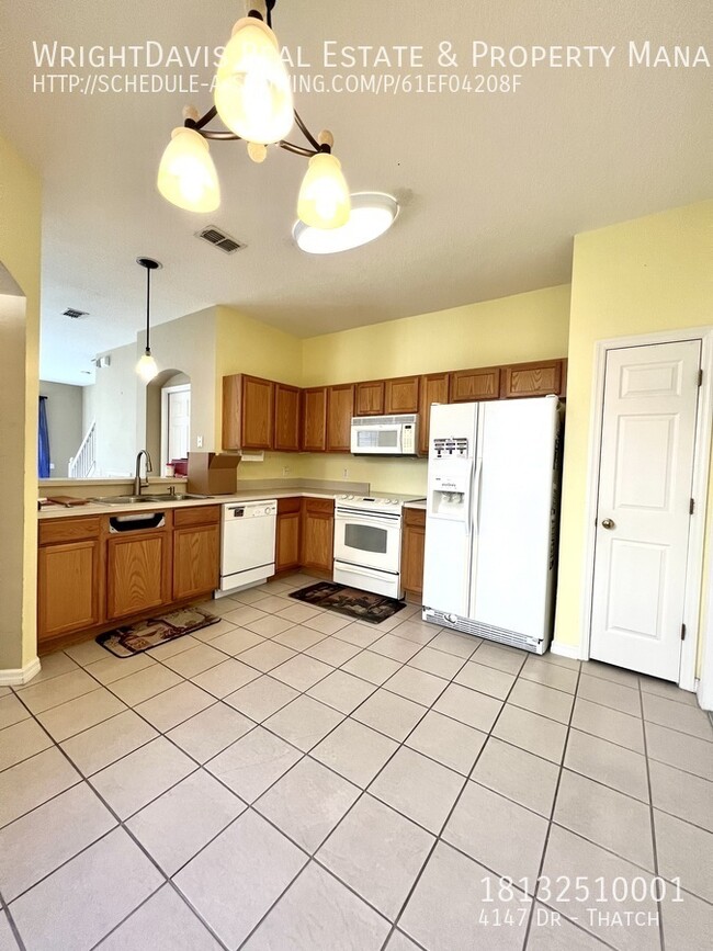 Building Photo - Large townhome at Sabal Pointe!