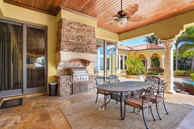 Building Photo - 1363 Oceanview Dr
