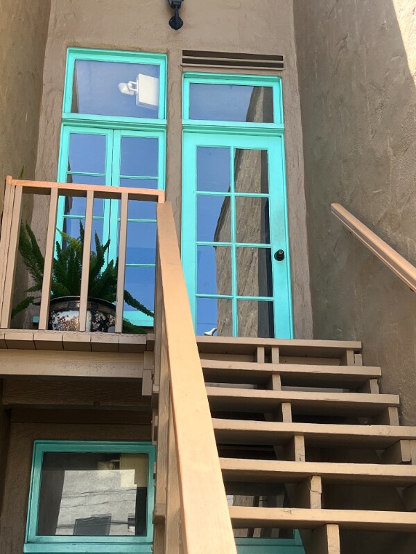Building Photo - 464 N Stanley Ave