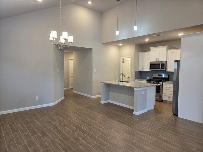 Building Photo - 208 Comet Pointe Dr