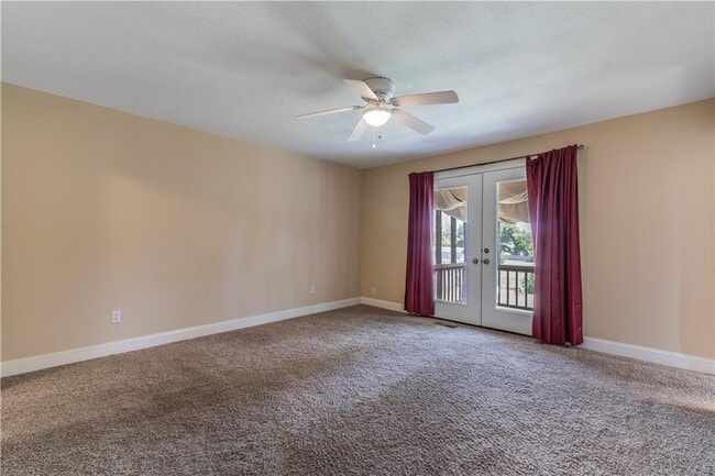 Building Photo - 811 S Riviera Dr