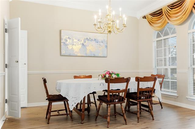 Building Photo - 118 W Greenbriar Ln