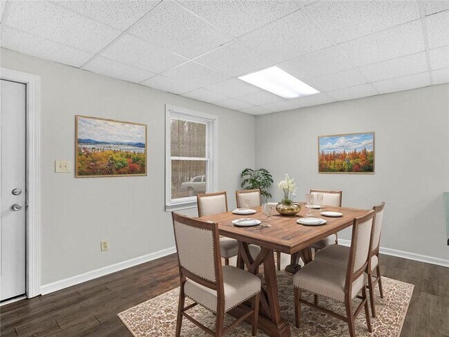 Building Photo - 63 Sentry Oak Ct