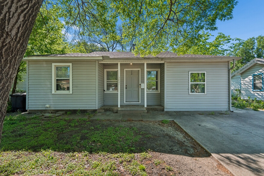 Building Photo - 2821 S Hills Ave