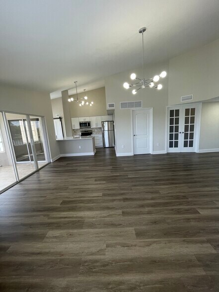 Building Photo - 2850 N Oakland Forest Dr