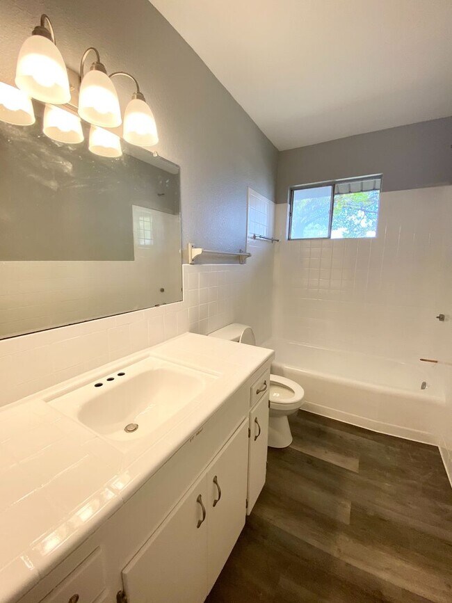Building Photo - Cute 3 Bedroom, 1.5 bath home in College Hills AVAILABLE NOW!