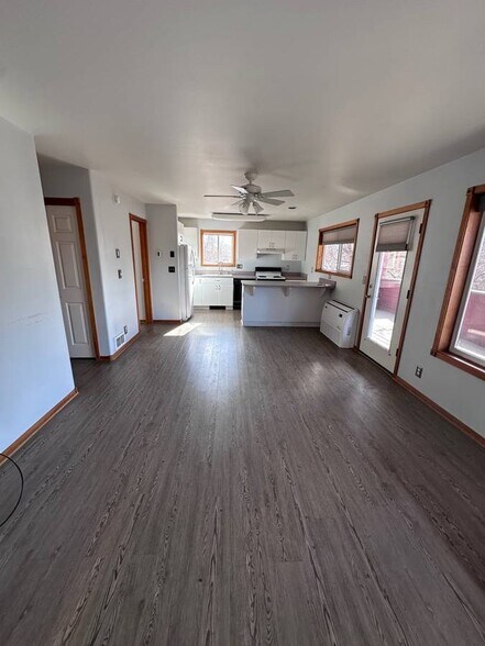 Building Photo - 248 NW Riverside Blvd