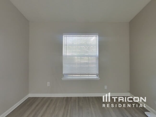 Building Photo - 12048 Coachman Lakes Way