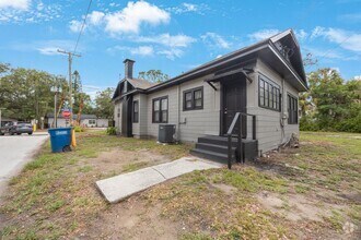 Building Photo - Large 3bdrm/1bath/+ bonus room ***Section ...