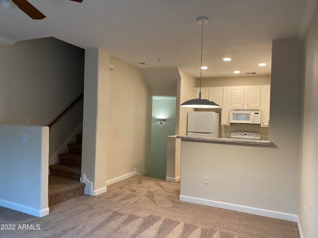 Building Photo - 4465 E Paradise Vlg Pkwy S