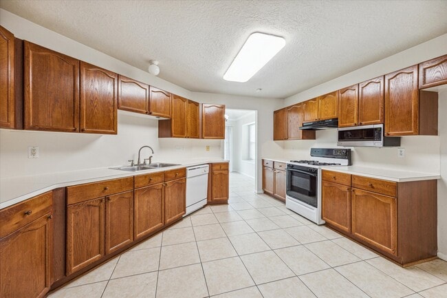 Building Photo - 6114 Fox Wind Ct