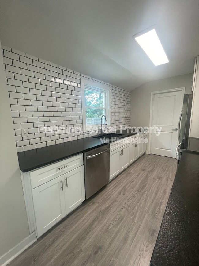 Building Photo - 2216 Shancey Ln