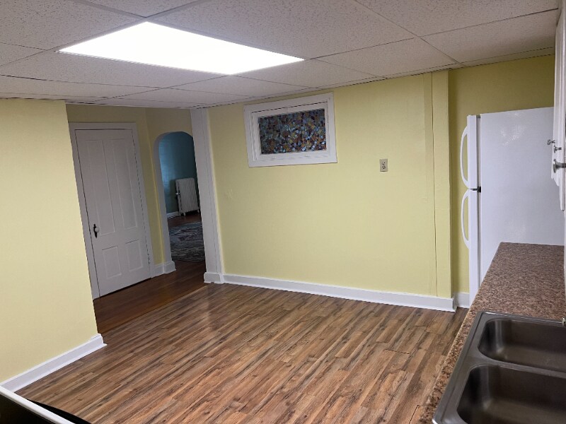 Building Photo - 1 Pomfret Rd