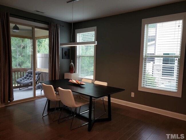 Building Photo - 419 Alamosa Pl