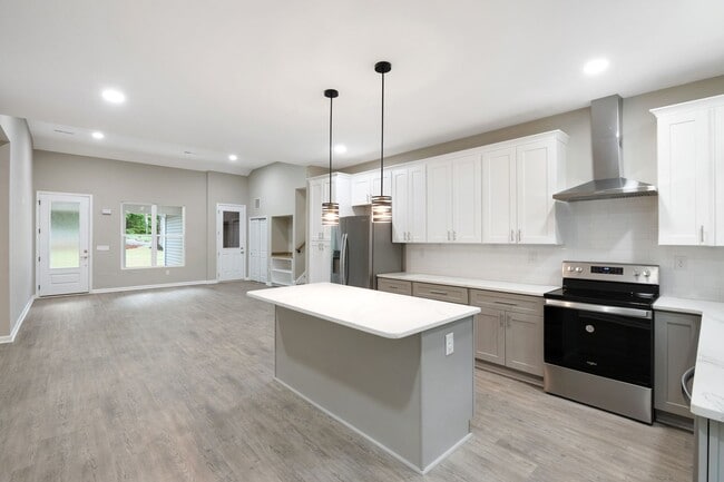 Building Photo - 1824 Irish Blvd