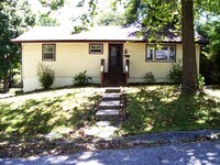 Building Photo - 2630 E Dekist St