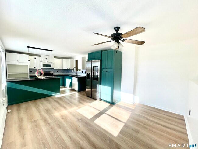 Building Photo - 112 Woodbine St