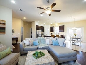 Building Photo - 5605 Roosevelt Ave