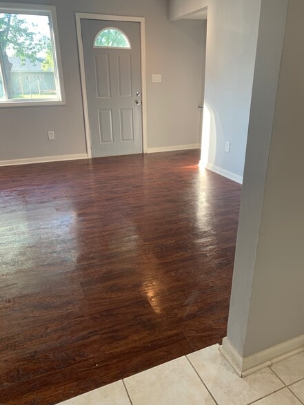 Building Photo - 2323 Marshalltown Ln