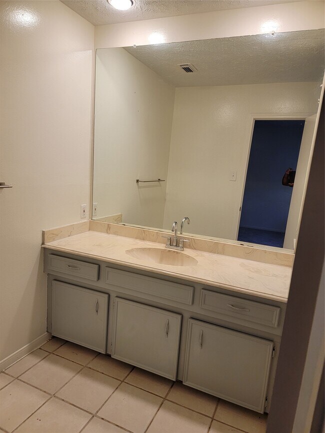 Building Photo - 11507 Sagemeadow Ln