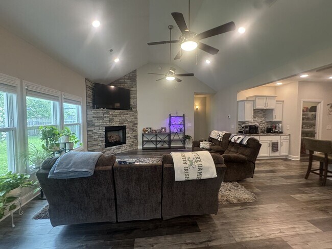 Building Photo - 280 Bluebriar Trace