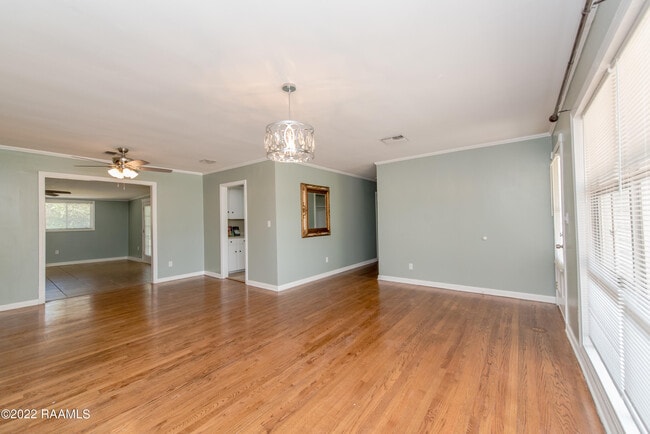 Building Photo - 232 Roselawn Blvd