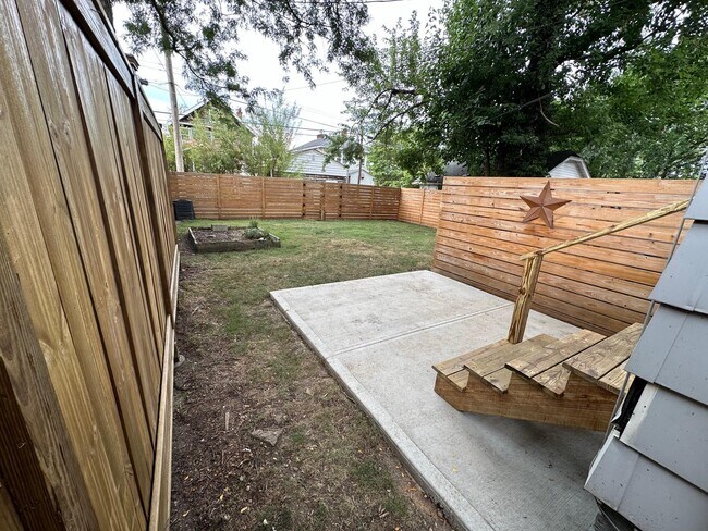 Building Photo - 99-101-101 Tibet Rd